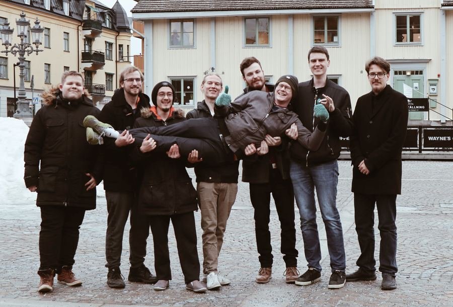 Utvecklingsteamet för Bosses of Warcraft träffas i Södertälje